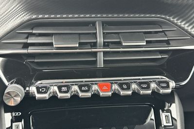 Peugeot 2008 Allure 1.2 PureTech EAT8