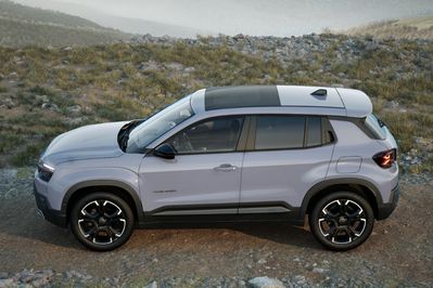 Jeep Avenger Summit 1.2 mHEV e-DCT6