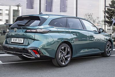 Peugeot 308 Allure EAT8 1.5 BlueHDi