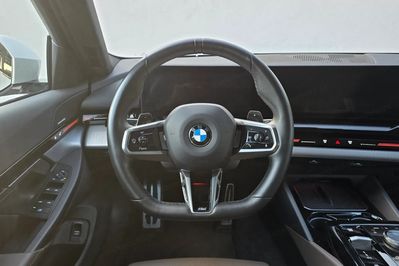 BMW Seria 5 520d xDrive M Sport aut