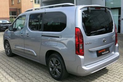 Toyota Proace City Verso 1.2 d-4T Family