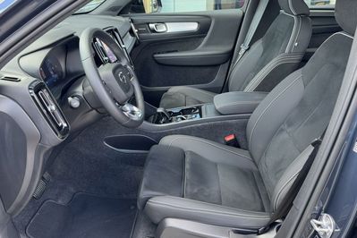 Volvo XC40 B3 Plus Dark