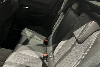 Peugeot 2008 1.2 PureTech Allure Pack S&S EAT8