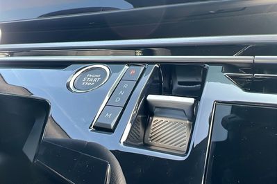 Peugeot 5008 GT 1.2 mHEV e-DCS6