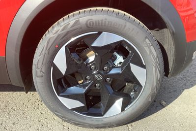 Renault Captur Techno 1.8 E-Tech Full Hybrid AT