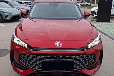 MG HS Exclusive 1.5 AT