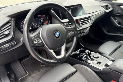 BMW Seria 2 218i Sport Line