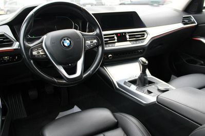 BMW Seria 3 318d mHEV aut