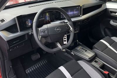Opel Frontera GS eDTC6 7-miejsc 1.2 Turbo