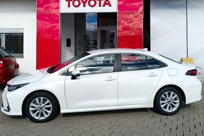 Toyota Corolla Comfort 1.5 benzyna