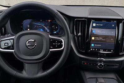 Volvo XC60 B5 B AWD Plus Dark aut