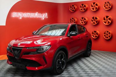 Alfa Romeo Junior 1.2 Ibrida Q4 Ti