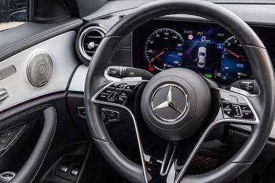 Mercedes E Klasa E 300 e 4-Matic Avantgarde