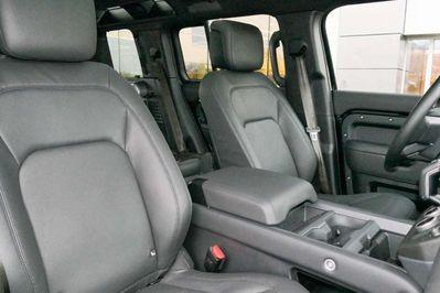 Land Rover Defender 110 D300 X-Dynamic HSE