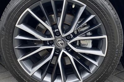 Lexus NX 450h+ Omotenashi 2.5 Hybrid Plug-in AWD