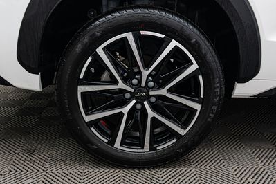 JAC JS8 PRO Pro 1.5 T-GDI 7 DCT 7os.