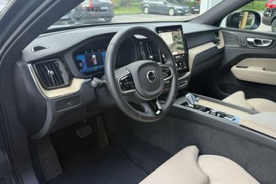 Volvo XC60 B5 B AWD Plus Dark