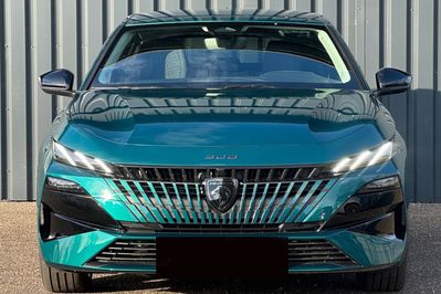 Peugeot 308 Allure 1.2 mHEV e-DCS6