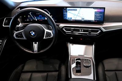 BMW Seria 3 318i M Sport aut