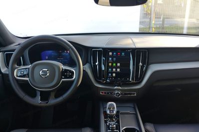 Volvo XC60 T8 Plug-In Hybrid AWD Ultra Black Edition aut