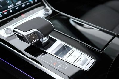 Audi A8 L 60 TFSI e quattro Tiptr.