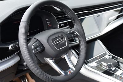 Audi Q7 55 TFSI e quattro