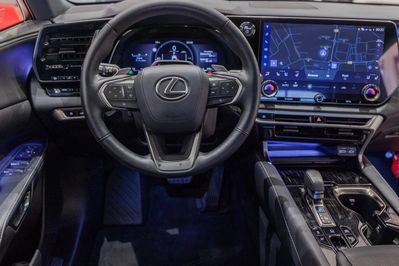 Lexus RX 450h+ F Sport Design