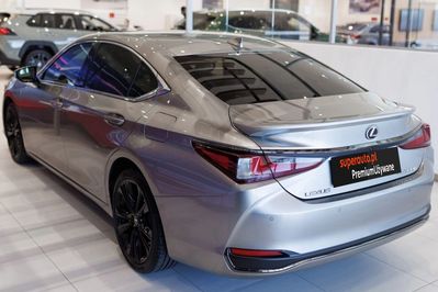 Lexus ES 300H f Sport Design