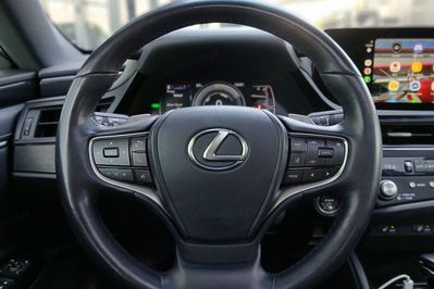 Lexus ES 300H Business Edition