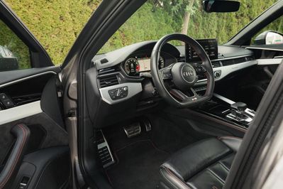Audi A4 45 TFSI mHEV quattro S Line S tronic