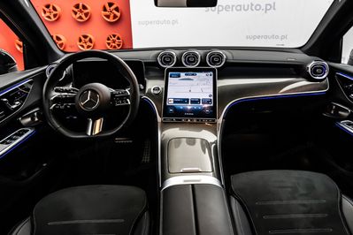 Mercedes GLC 300  4-Matic AMG Line