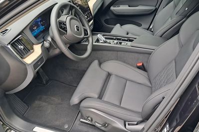 Volvo XC60 B5 B AWD Plus Dark