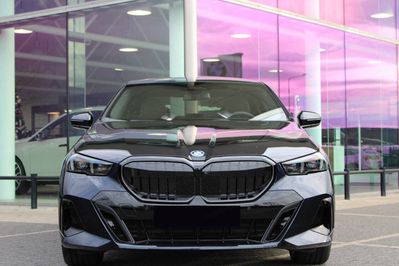 BMW Seria 5 550e xDrive M Sport