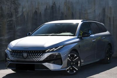 Peugeot 308 GT Exclusive S&S e-DCS6 1.2 mHEV