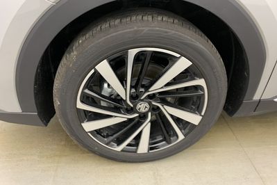 MG ZS Exclusive 1.5 Hybrid+ AT