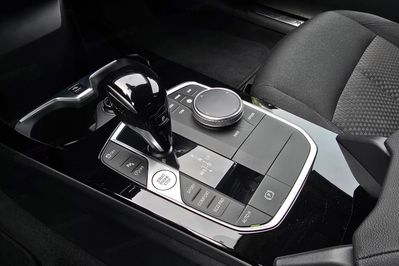 BMW Seria 2 218i Advantage aut