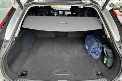 Volvo V90 T6 AWD Plug-In Hybrid Plus Dark aut