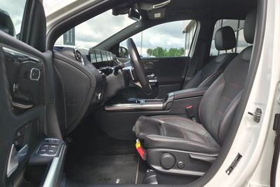 Mercedes B Klasa 200 mHEV AMG Line 7G-DCT
