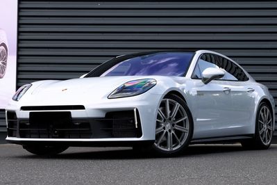 Porsche Panamera 4 E-Hybrid