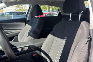 Hyundai Elantra Smart 1.6  CVT