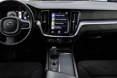 Volvo V60 B3 B Momentum Core