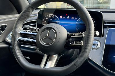 Mercedes Klasa E 300 e  4-Matic AMG