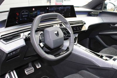 Peugeot 5008 GT Exclusive S&S e-DCS6 1.2 PureTech mHEV