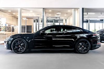 Porsche Panamera 4 E-Hybrid