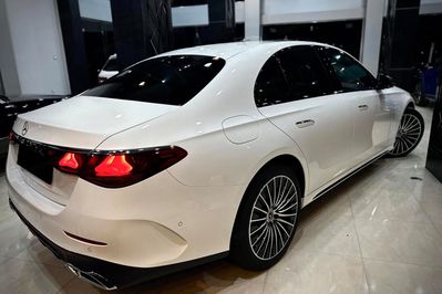 Mercedes Klasa E 300 e  4-Matic AMG