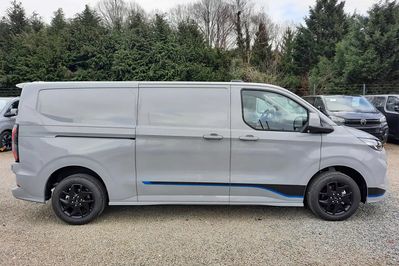 Ford Transit Custom 320 L2H1 Sport A8
