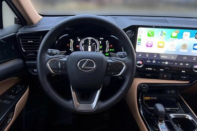 Lexus NX 450h+ Prestige AWD