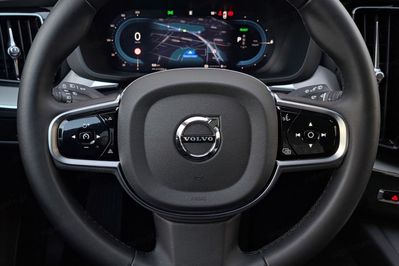 Volvo XC60 T6 Plug-In Hybrid AWD Plus Bright