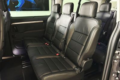 Peugeot Traveller Long L2H1 Business VIP EAT8