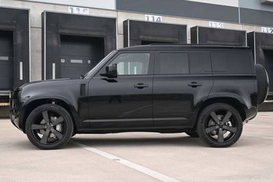 Land Rover Defender 110 3.0 D250 X-Dynamic HSE